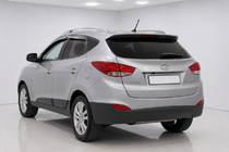 Hyundai IX-35 2010–2015 Sivé OEM strešné lyžiny (hliník, montáž lepením) fotografia 3