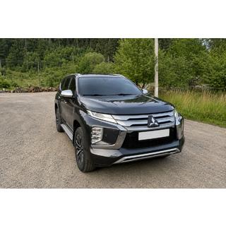 Integrované strešné lyžiny sivé OEM (2019-, hliník) Mitsubishi Pajero Sport 2015– fotografia 1