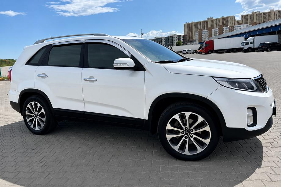 Kia Sorento II XM 2009–2014 Sivé OEM strešné lyžiny (hliník, montáž lepením) Fotografia 3