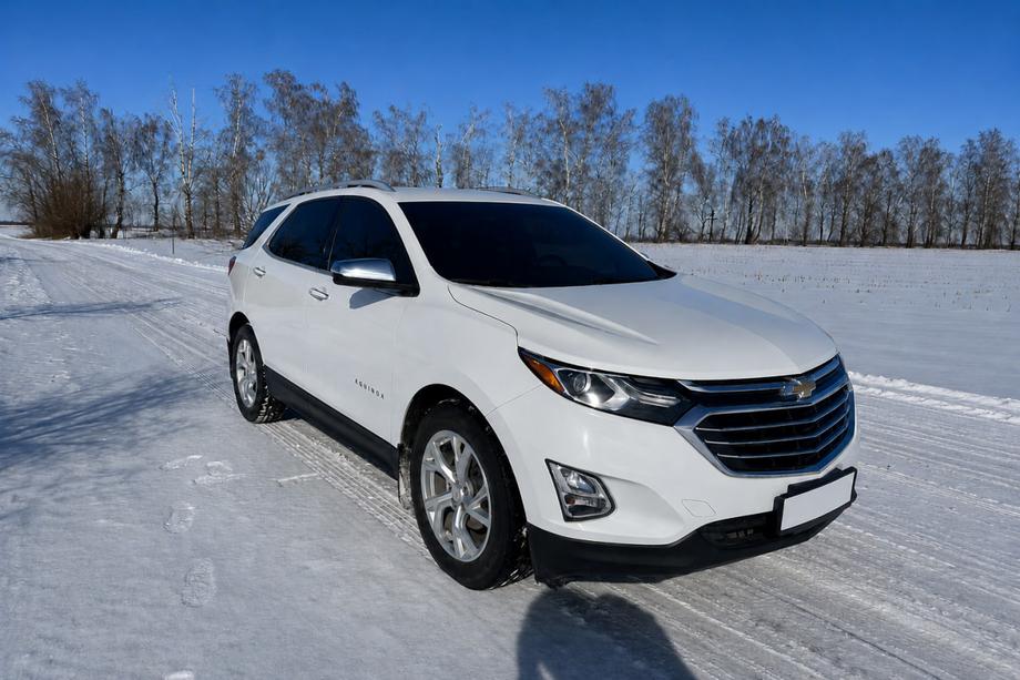 Chevrolet Equinox 2018–2025 Sivé OEM strešné lyžiny (hliník, montáž lepením) Fotografia 1