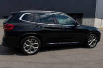 BMW X3 G01 2018– Integrované strešné lyžiny chrómové OEM (hliník, montáž lepením) fotografia 2