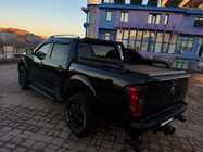Nissan Navara/NP300 2016– OEM strešné lyžiny sivé (ABS plast, montáž lepením) fotografia 2