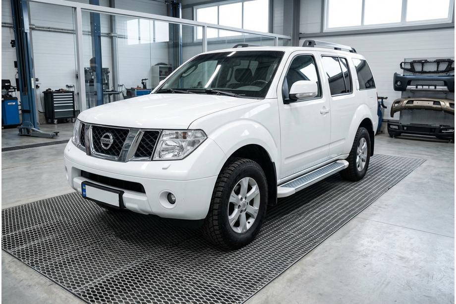 Nissan Pathfinder R51 2005–2014 Bočné nášľapy Allmond White (2 ks, hliník) Image