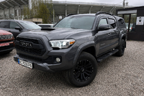 Toyota Tacoma 2015–2023 Čierne OEM strešné lyžiny (hliník) fotografia 1