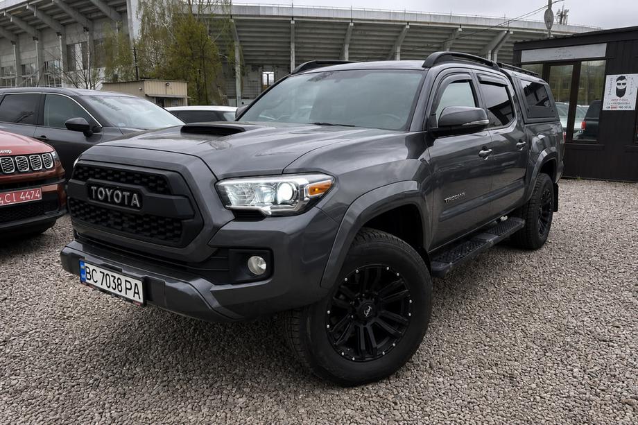 Toyota Tacoma 2015–2023 Čierne OEM strešné lyžiny (hliník) Image