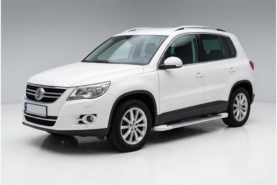 Volkswagen Tiguan 2007–2016 Bočné nášľapy Allmond White (2 ks, hliník) Image