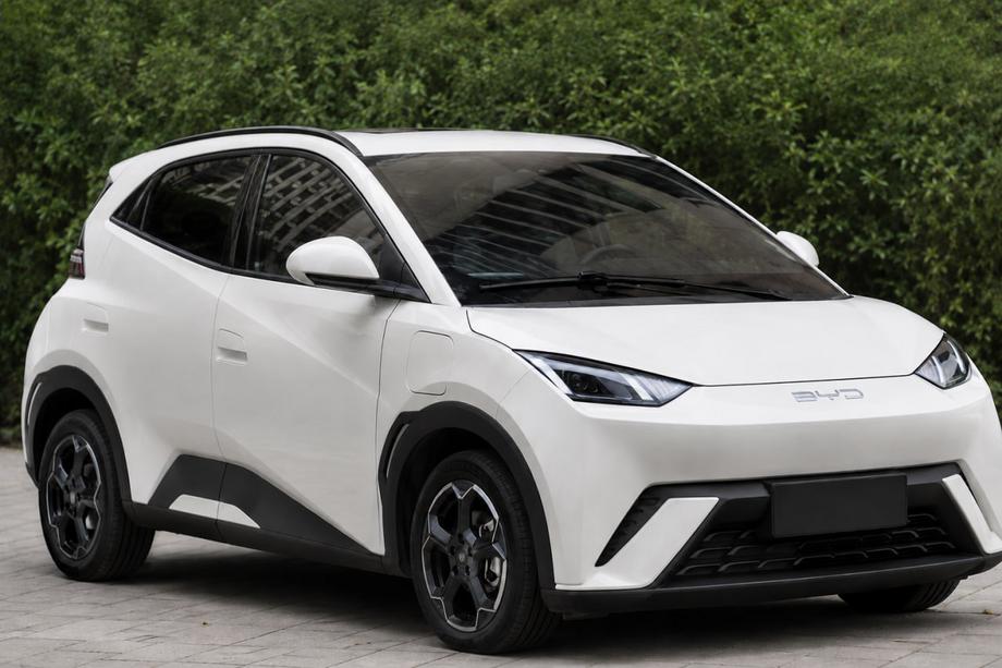 BYD Dolphin 2025– OEM strešné lyžiny čierne (ABS plast, montáž lepením) Image