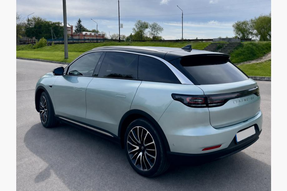 Leapmotor C11 2021– Sivé OEM strešné lyžiny (hliník, montáž lepením) Image