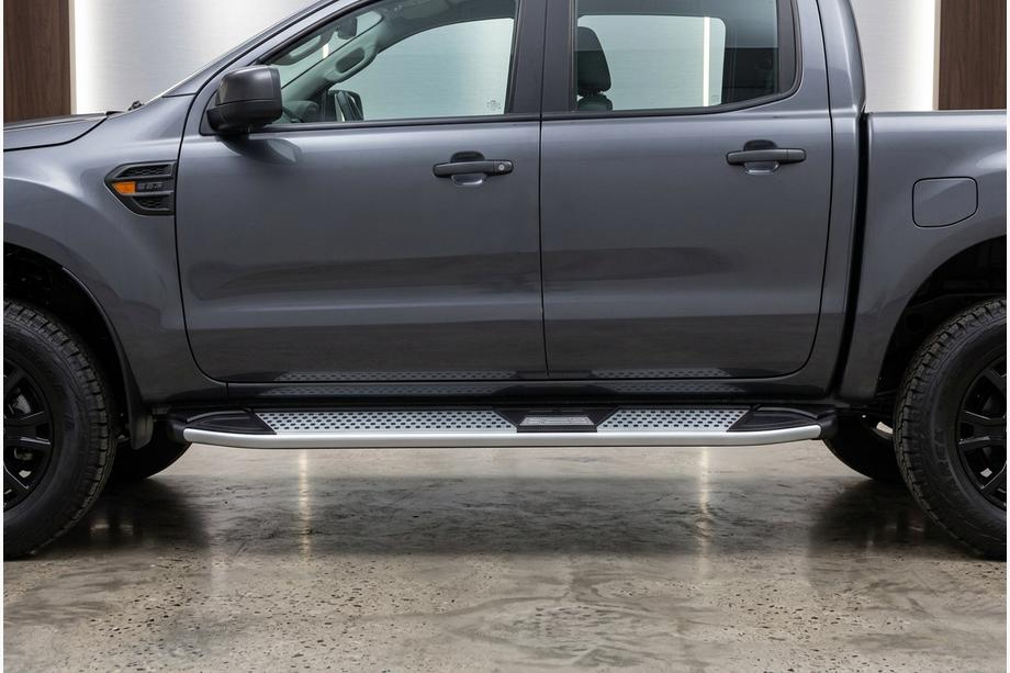 Mazda BT-50 2007–2012 Mevsim Grey bočné nášľapy (2 ks, hliník) Image