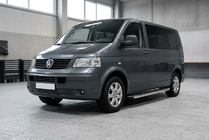 Volkswagen T5 Caravelle 2004–2010 Bočné nášľapy BlackLine (2 ks, hliník) Krátky rázvor fotografia 3