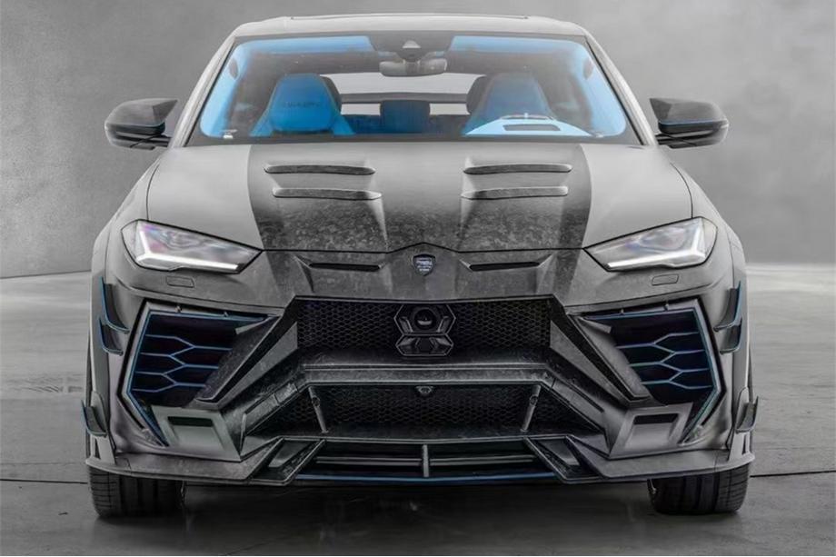 Lamborghini Urus 2018– Sada bodykitu MNSR DRY Carbon s výfukovým systémom (pre 2018-2022) Fotografia 1