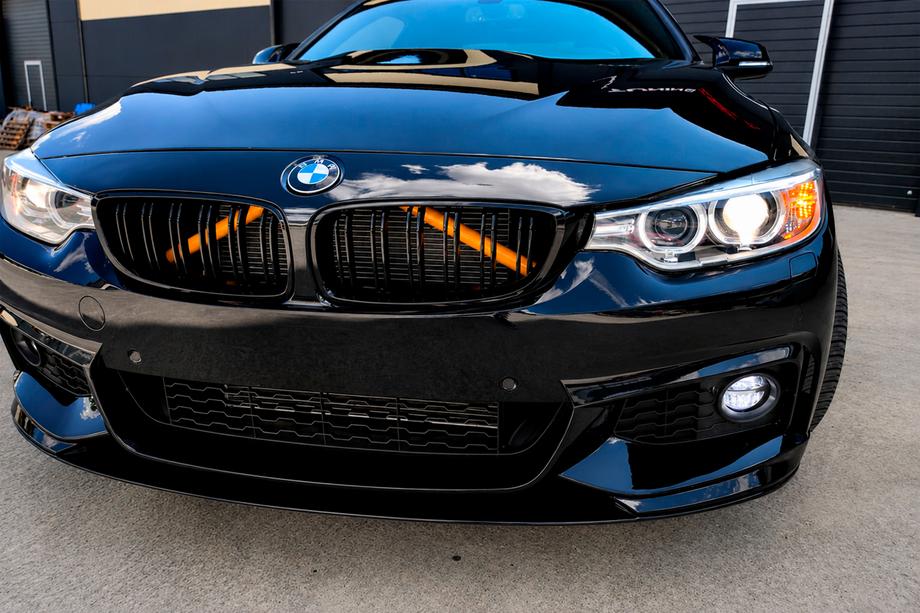 BMW 4 séria F32/F33/F36 2012–2020 MP-Style predný lip spojler (pre M-Sport, čierny lesk) Fotografia 2
