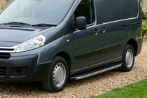 Citroen Jumpy 2007–2017 Bočné nášľapy BlackLine (2 ks, hliník) Krátky rázvor fotografia 1