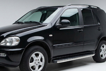 Mercedes ML W163 1997–2005 Bočné nášľapy BlackLine (2 ks, hliník) fotografia 1