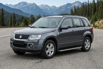 Suzuki Grand Vitara 2005–2017 Bočné nášľapy BlackLine (2 ks, hliník) fotografia 1