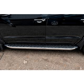 Bočné nášľapy BlackLine (2 ks, hliník) Volkswagen Amarok 2010–2022 fotografia 2