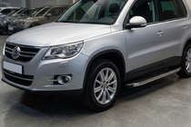 Volkswagen Tiguan 2007–2016 Bočné nášľapy BlackLine (2 ks, hliník) fotografia 1