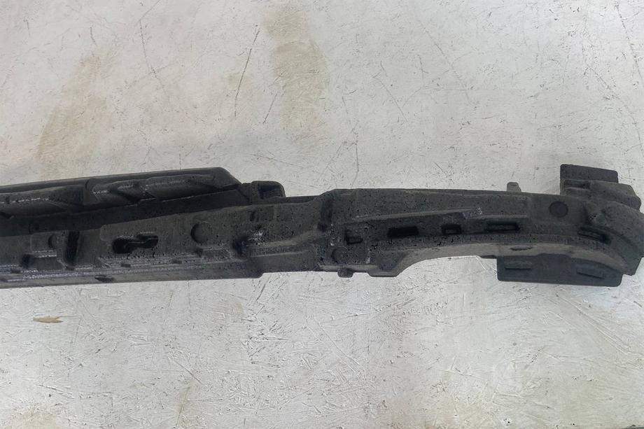 Mercedes S-class W222 2013–2022 Absorbér výstuhy predného nárazníka (2018+) Fotografia 2