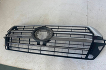 Toyota Land Cruiser 200 2007–2021 Výpredaj Mriežka chladiča 2016-2021 (dizajn 2019) fotografia 3