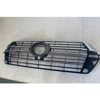 Výpredaj Mriežka chladiča 2016-2021 (dizajn 2019) Toyota Land Cruiser 200 2007–2021 fotografia 3