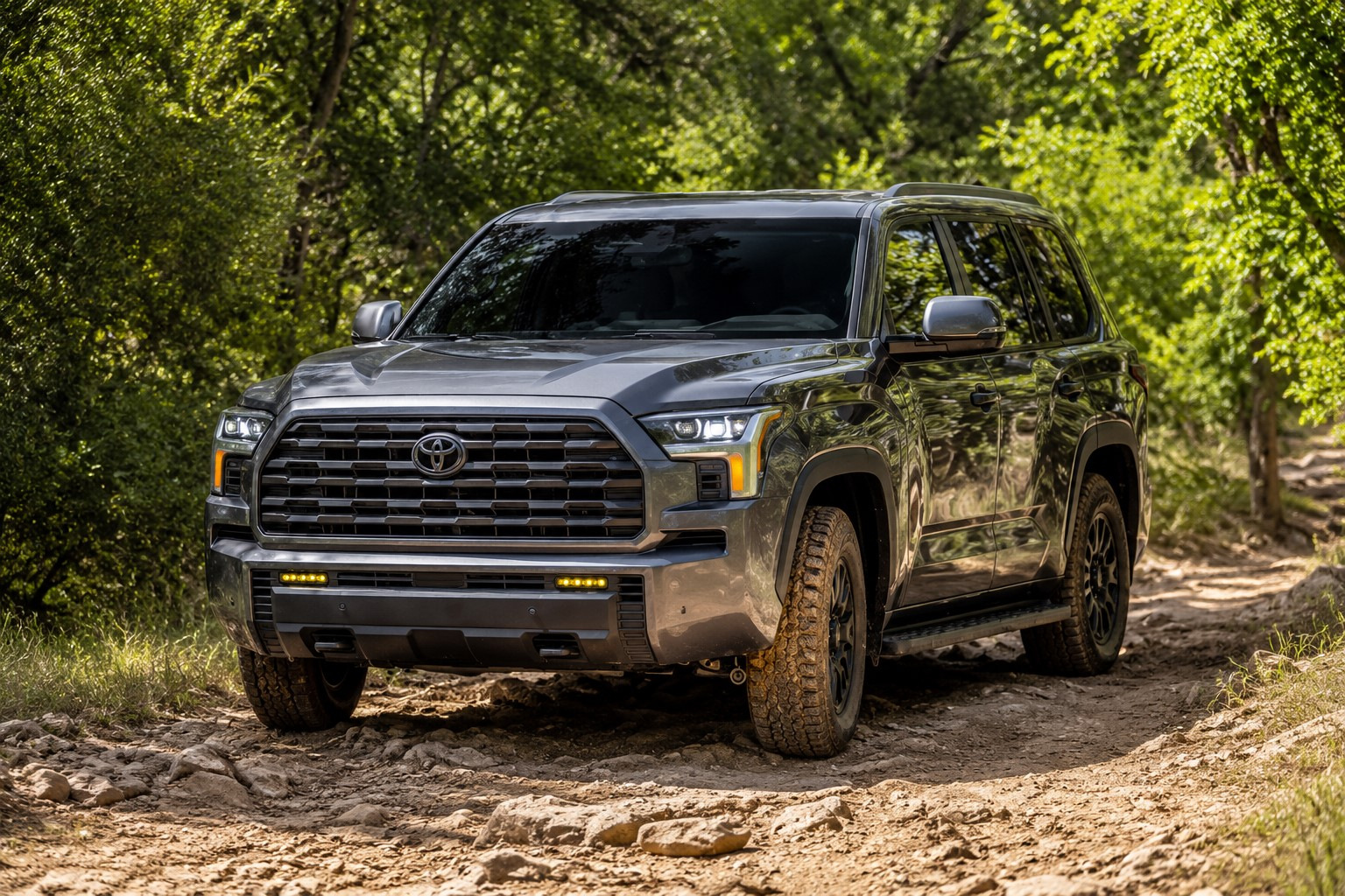Toyota Sequoia 2027 dostala facelift a továrenský off-road balík Trailhunter