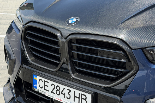 BMW X5 G05 2018 → X5M 2025: kompletná prestavba s karbónovým bodykitom a M volantom Fotografia 17