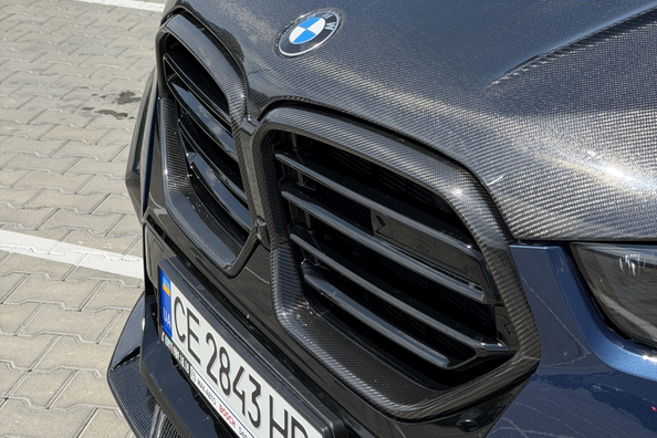 BMW X5 G05 2018 → X5M 2025: kompletná prestavba s karbónovým bodykitom a M volantom Fotografia 16