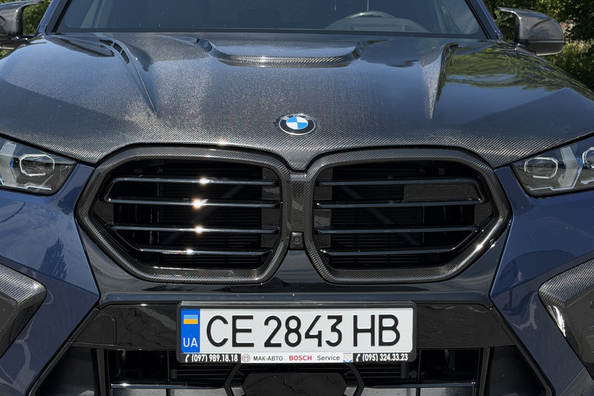 BMW X5 G05 2018 → X5M 2025: kompletná prestavba s karbónovým bodykitom a M volantom Fotografia 15