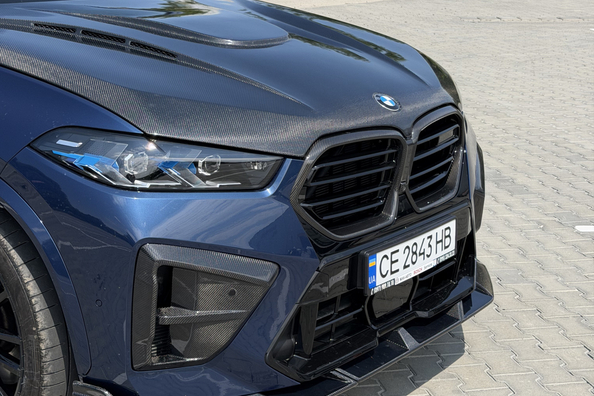 BMW X5 G05 2018 → X5M 2025: kompletná prestavba s karbónovým bodykitom a M volantom Fotografia 13