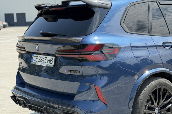 BMW X5 G05 2018 → X5M 2025: kompletná prestavba s karbónovým bodykitom a M volantom Fotografia 8