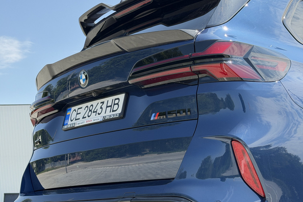 BMW X5 G05 2018 → X5M 2025: kompletná prestavba s karbónovým bodykitom a M volantom Fotografia 7