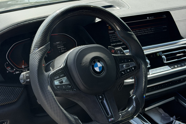 BMW X5 G05 2018 → X5M 2025: kompletná prestavba s karbónovým bodykitom a M volantom Fotografia 2