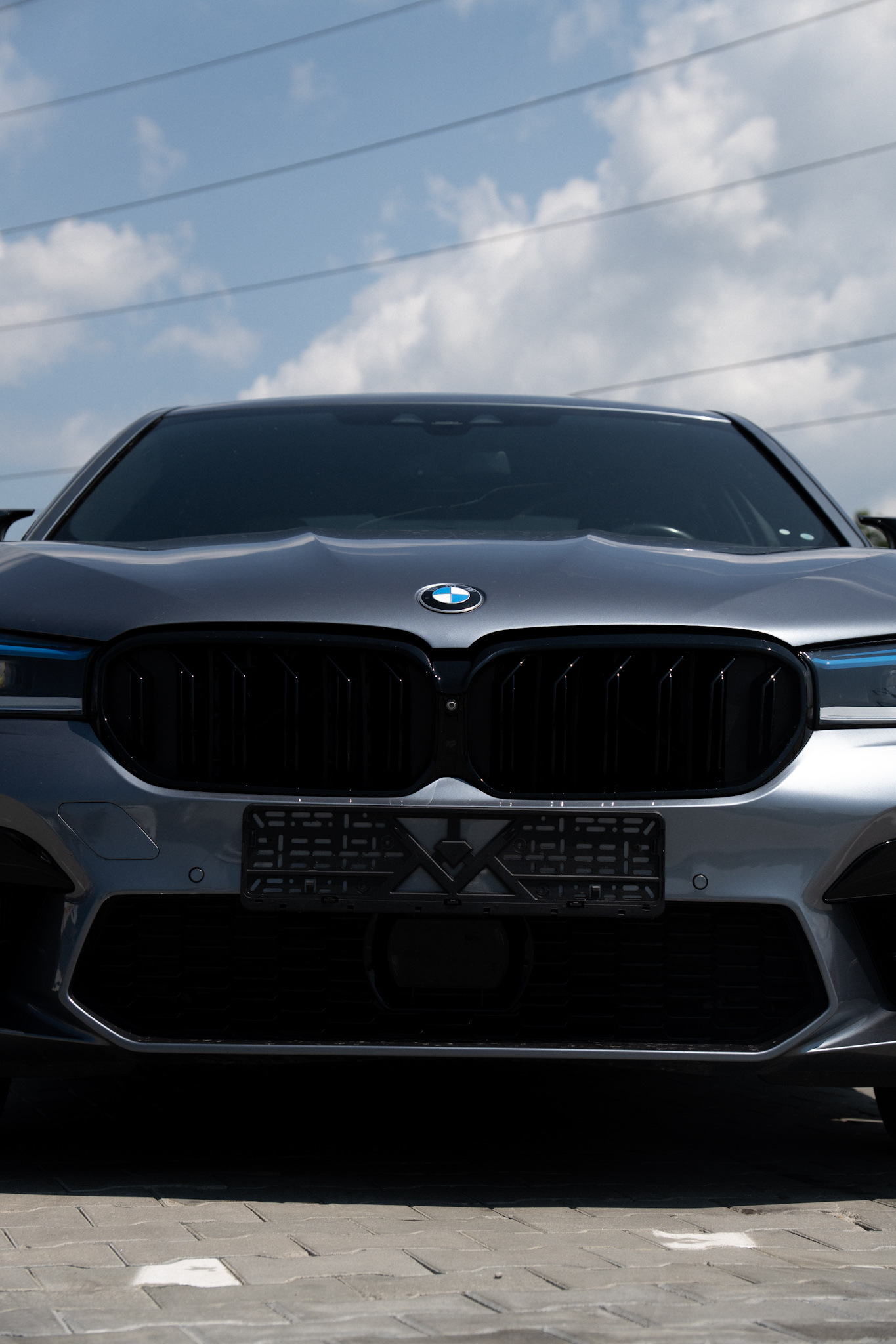 Zo štandardnej BMW G30 na M5 Competition 2021: čo sa namontovalo