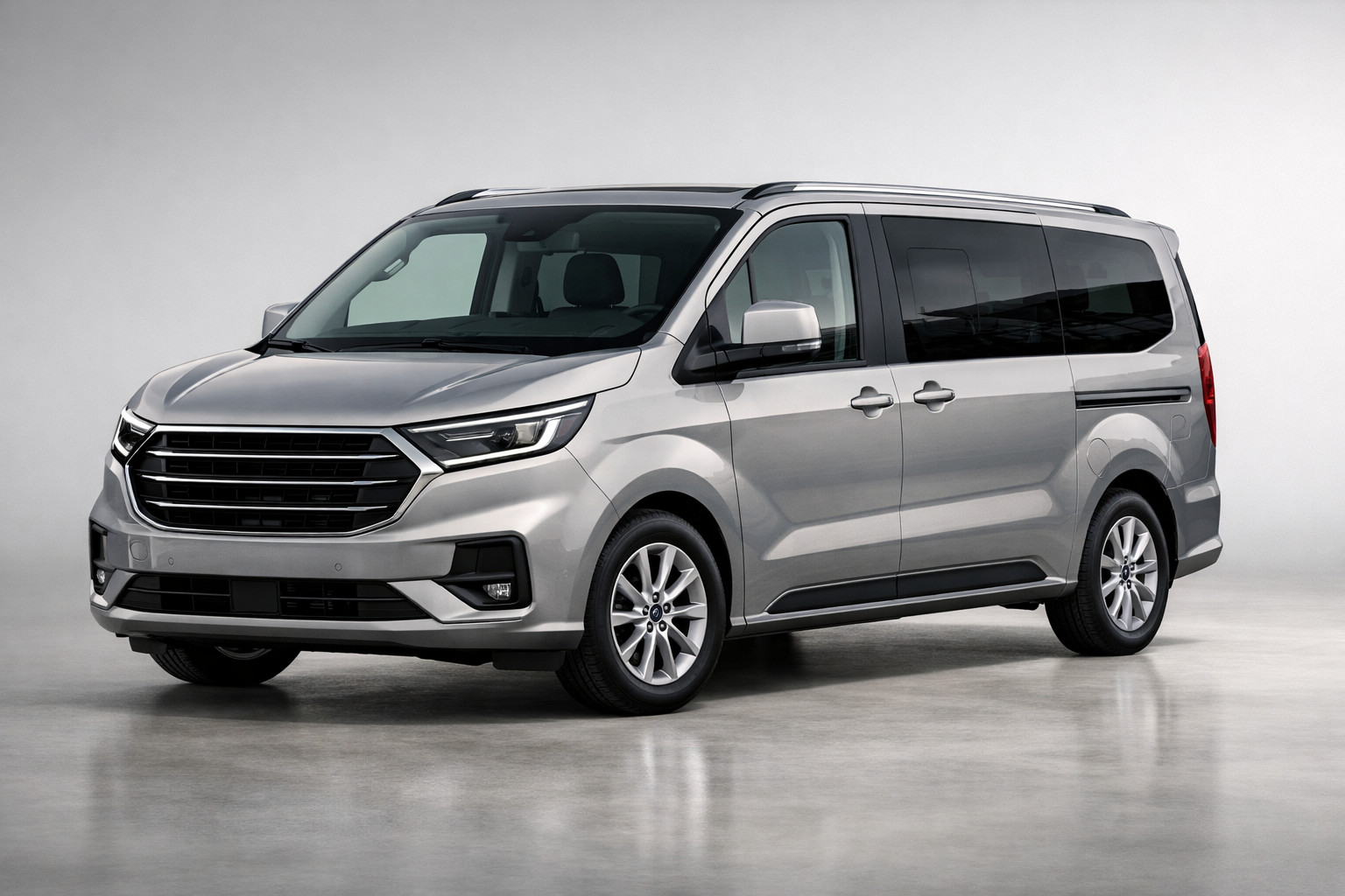 Test Ford Tourneo Custom 2024: moderný minivan pre biznis aj rodinu