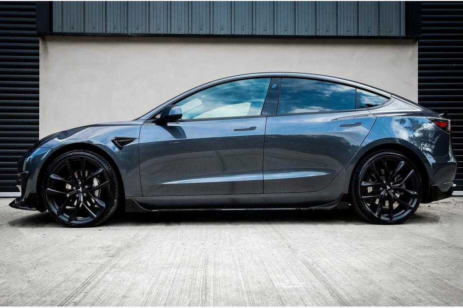 Tesla Model 3 2017– Kryty prahov Fast (pre 2017-2023) Image