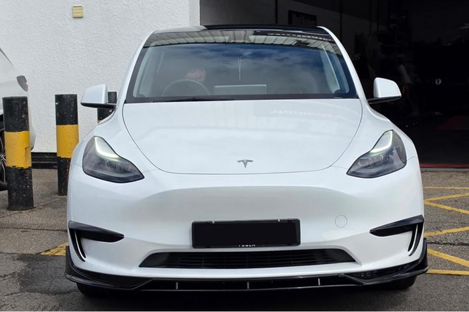 Tesla Model Y 2020– Lišta (lipa) na predný nárazník Lip Fast (pre 2020-2024) Image