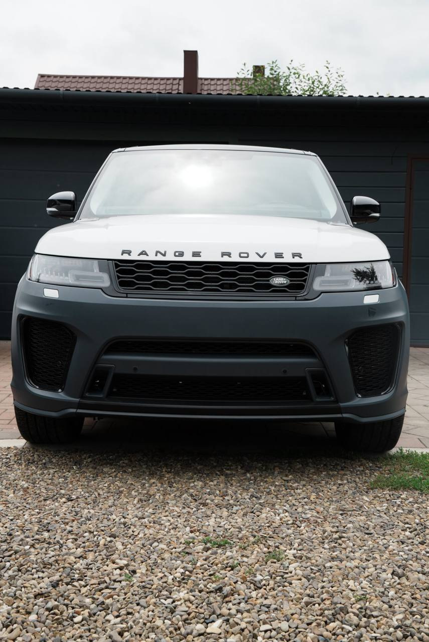 Oprava a tuning Range Rover Sport 2018: predný a zadný nárazník SVR