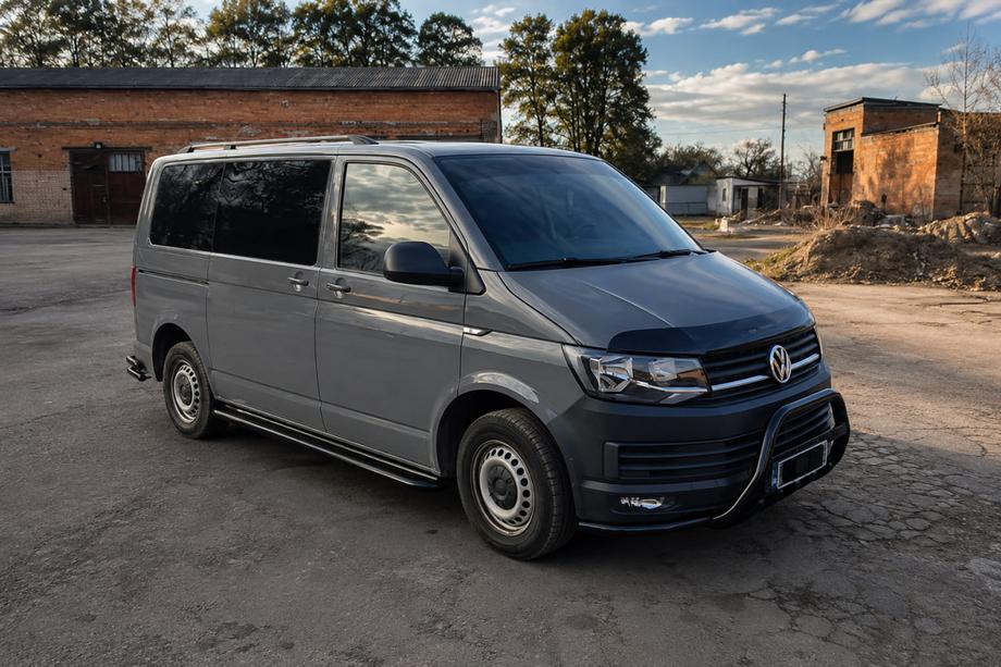 Volkswagen T6 2015–2024 Bočné nášľapy Premium Black (2 ks, nerez) Image