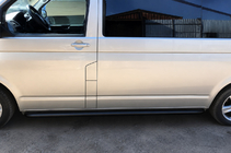 Volkswagen T5 Multivan 2003–2010 Bočné nášľapy Premium Black (2 ks, nerez) 60 mm, dlhý rázvor fotografia 1