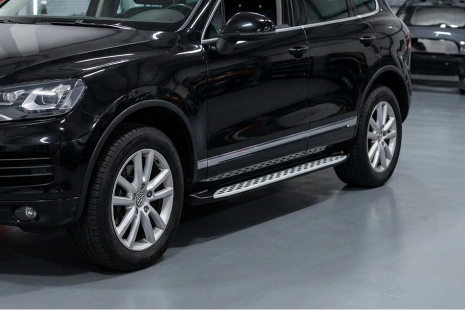 Volkswagen Touareg 2002–2010 Bočné nášľapy Shining V1 (2 ks, hliník) Image