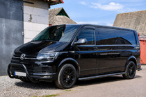 Volkswagen T5 Caravelle 2004–2010 Bočné nášľapy Premium Black (2 ks, nerez) 60 mm, krátky rázvor fotografia 1