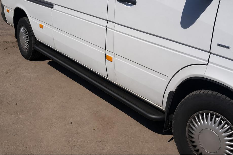 Volkswagen LT 1995–2006 Bočné nášľapy Premium Black (2 ks, nerez) Dlhý rázvor, Ø60 Fotografia 3