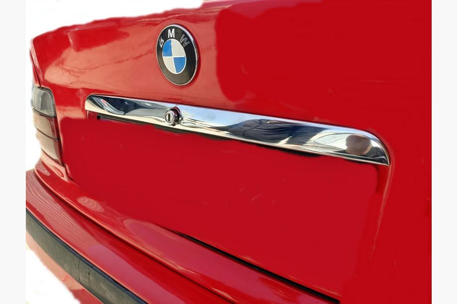 BMW rad 3 E36 1990–2000 Chrómová lišta nad ŠPZ (nerez) Image