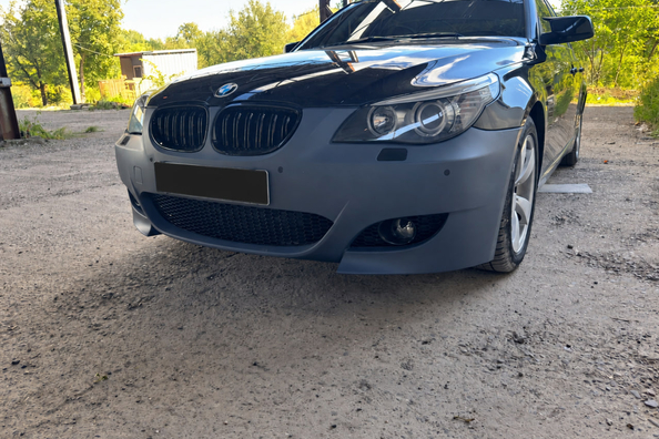 Tuning BMW E60/E61: montáž predného nárazníka M5
