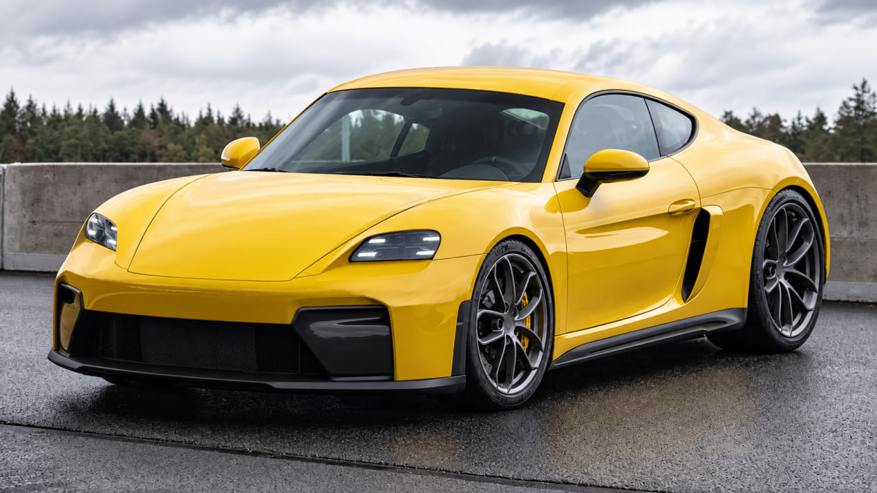 Porsche 718 EV 2027: prototyp takmer bez kamufláže spozorovali na Nürburgringu