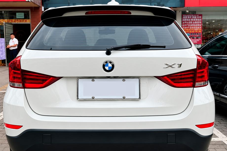 BMW X1 E84 2009–2015 Spojler DPT M-Style (čierny lesk) Image