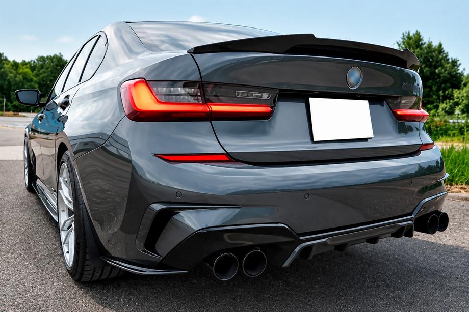 BMW 3. rad G20/G21 2018– Zadné nadstavce FLAP DPT (pre G20, čierny lesk) Fotografia 1
