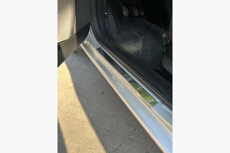 Fiat Linea 2006–2018 Nerezové lišty prahov Carmos V1 (4 ks) Image