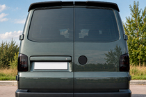Volkswagen T5 Transporter 2003–2010 Spojler DPT (krídlové dvere, čierny lesk) fotografia 1