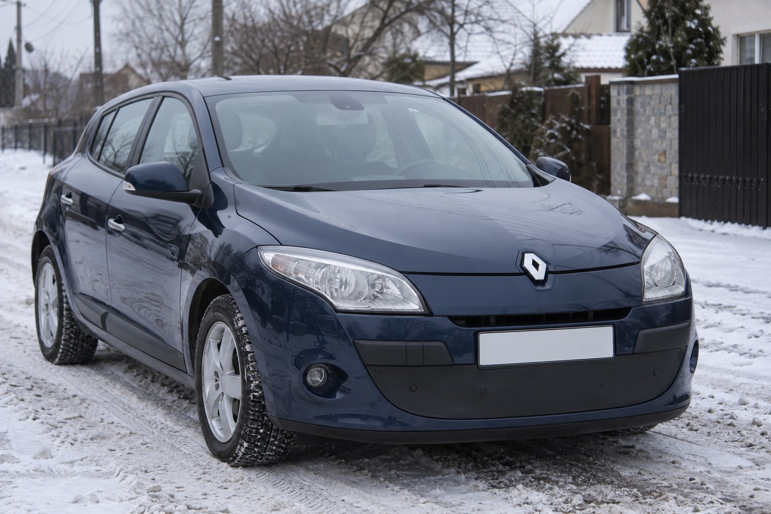 Zimný kryt na osobné auto: Megane III, Aveo T250, Lanos, Lacetti, Astra G, Passat B6, Santa Fe 2 — čo vybrať